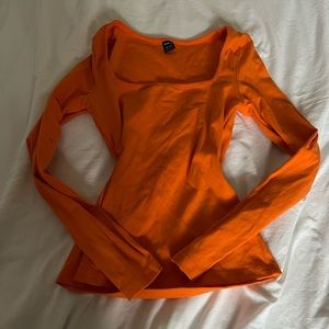 square neckline long sleeve